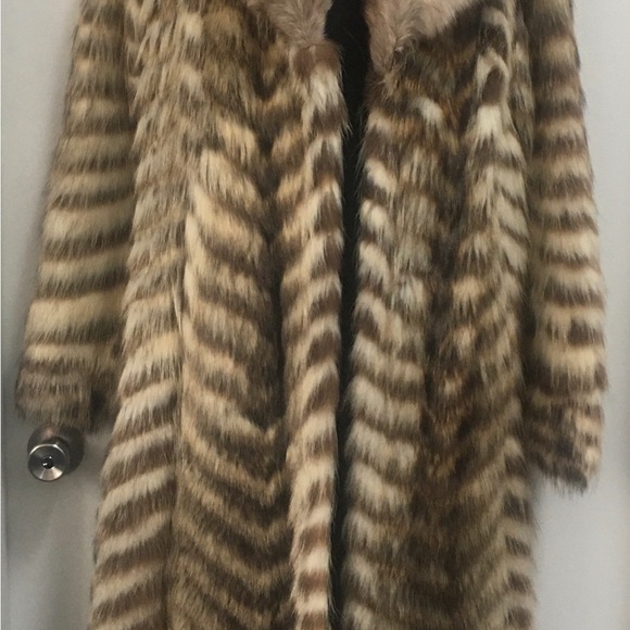 Vintage Fur Coat - Picture 8 of 11